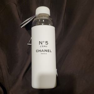 - Chanel No. 5 reusable glass water bottle L…